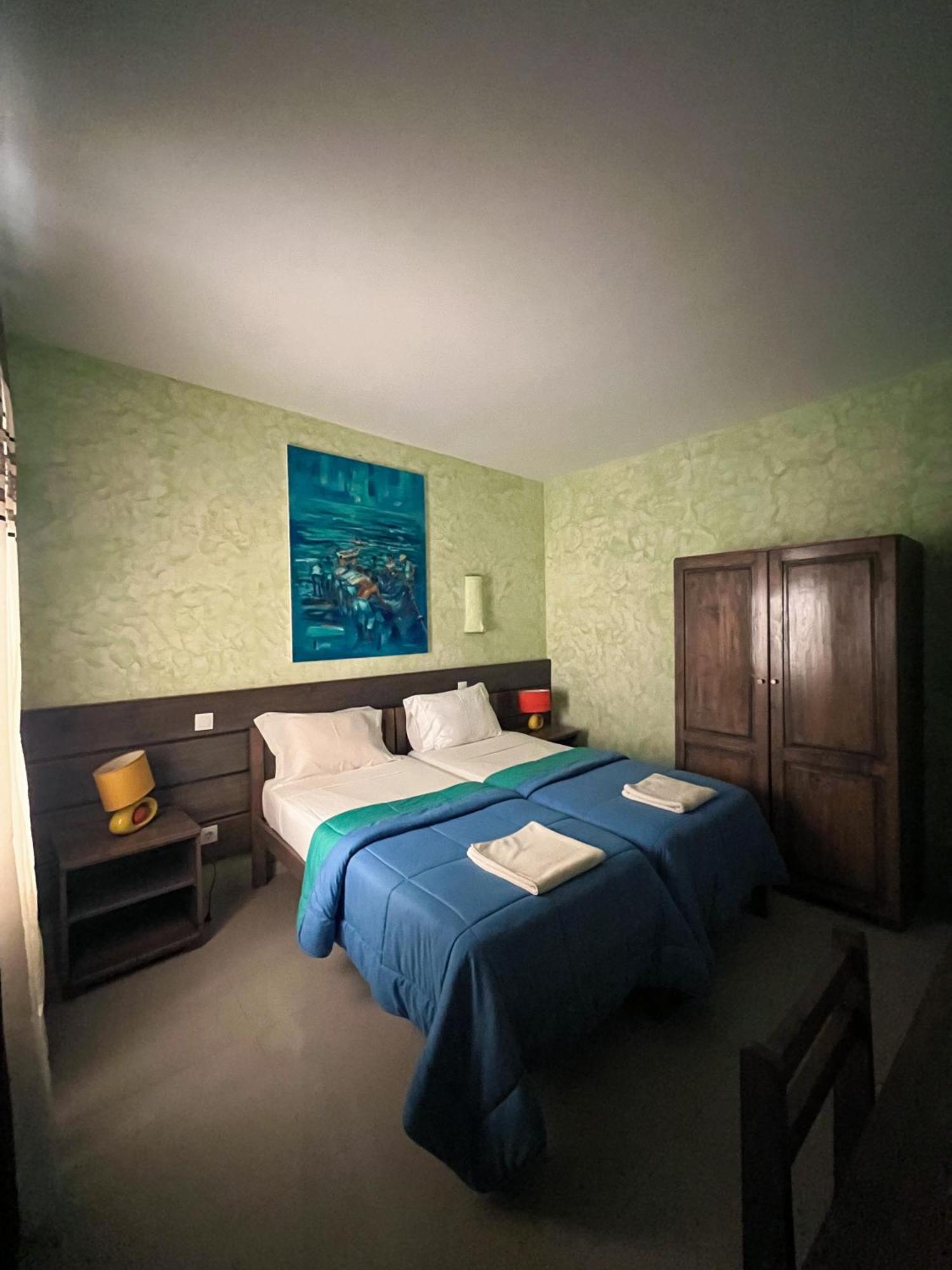Bed and Breakfast Vivenda Viviani Praia Exterior foto